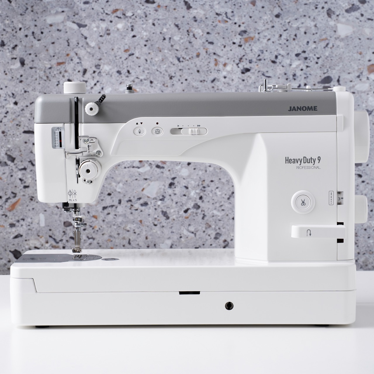 Janome HD9 V3